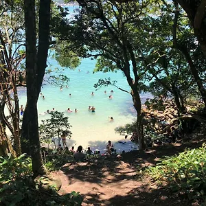 lindo-apto-3-dorm-c-suite-a-50m-da-praia-de-bombinhas.santa-catarina-brasil.com/